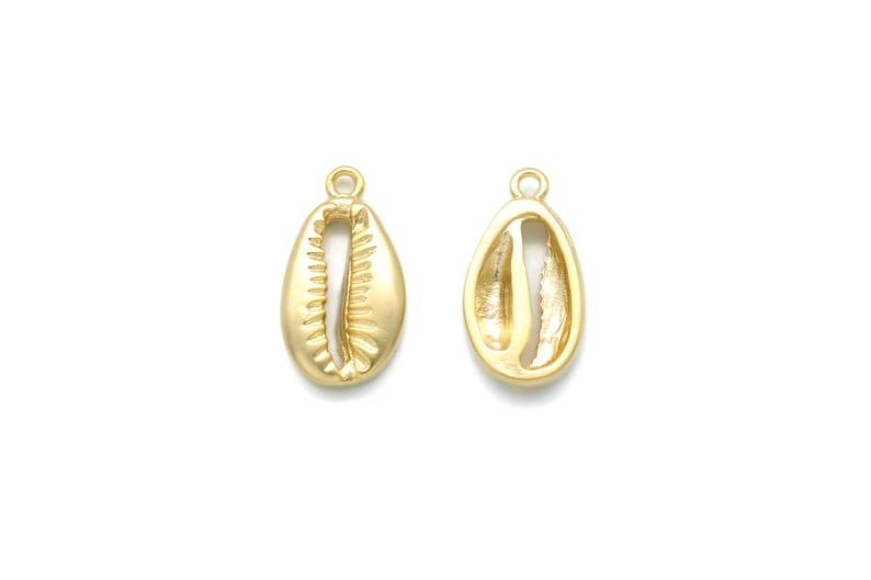 Matte gold plated brass N3-R3 Ocean Themed Cowrie Shell Pendant 2 pcs Inner 2mm link Sea Shell Charm 20x13mm Sea Inspired Pendant