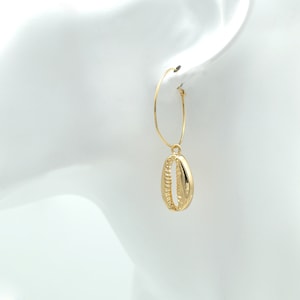 Cowrie Shell Pendant, Ocean Themed, N3-R4, 2 pcs, 20x13mm, Inner 2mm link, 16K gold plated brass, Nickel Free, Sea Inspired, Sea Shell Charm