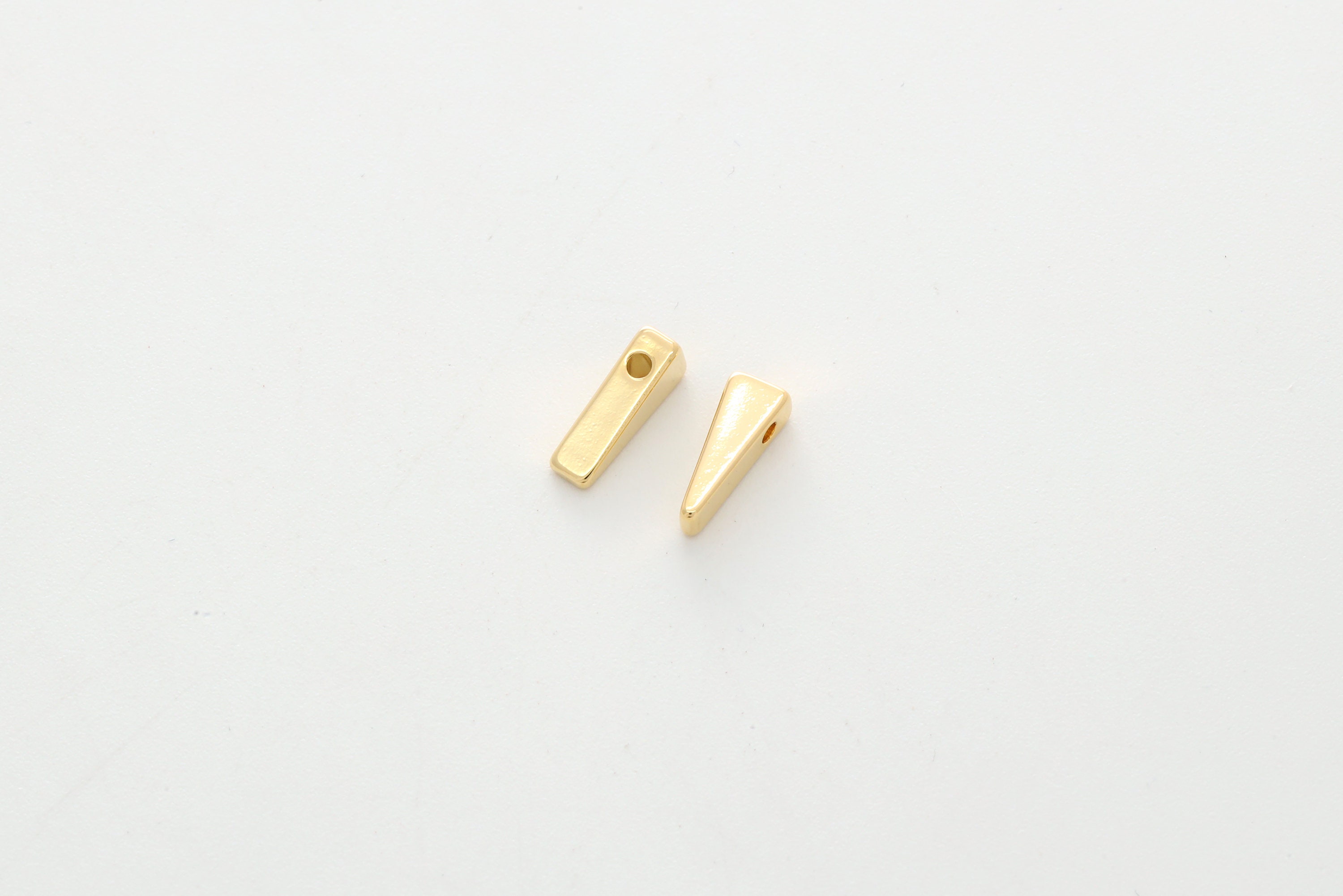 Triangle Charm, Nickel Free, S11-G1, 30 Pcs, 4x10mm, 16K Triangle Charm, Nickel Free, S11-G1, 30 Pcs, 4x10mm, 16K