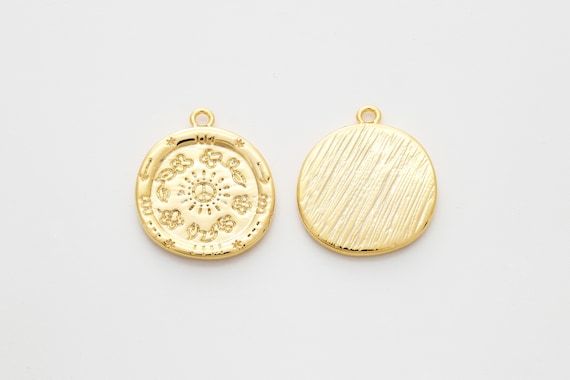 Spring flower pendant, Brass, Nickel free, Unique pendant, Coin charm, Round pendant, Jewelry making supplies, 1 piece, [Q16-G10]