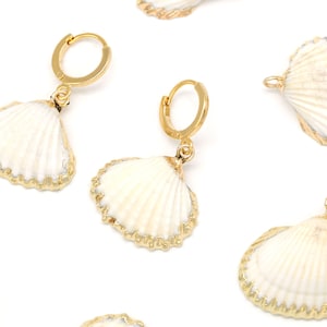 Scallop Shell Pendant, O2-R1, Ocean Themed, 2 pcs, Scallop Charm, Sea Shell, Nautical Pendant, Nickel Free, Gold Plated Natural Shell Charm