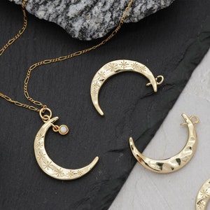 Charm ONLY, Crescent moon charm w/ 2 loops, Gold plated brass, Nickel free, Jewelry supplies, Necklace making pendant, 1 piece, [N45-R2]