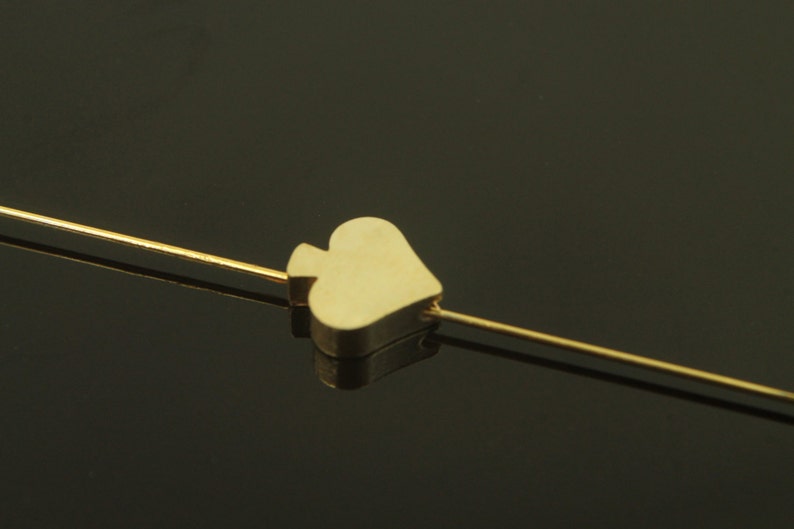 RAW BRASS spade 20 pcs RBC-O3 8.3x7.9mm hole from top to bottom