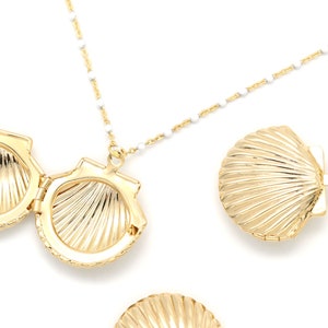 Scallop Shell Locket Pendant, Q8-G9, Ocean Themed, 1 piece, 22x24mm, Scallop Charm, Sea Shell Pendant, Nickel Free, Gold Plated Brass