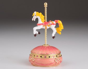 Carrusel musical rosa Caballo blanco real Hecho a mano decorado con cristales Swarovski por Keren Kopal