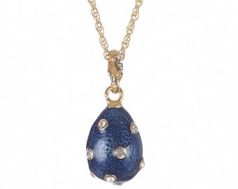 Collar con colgante de huevo azul Keren Kopal: oro de 24 quilates, cristales de Swarovski