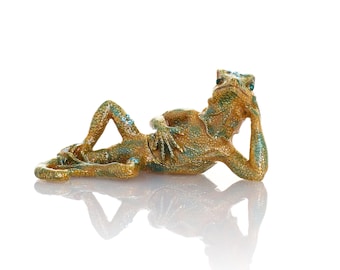 Chilling Lizard Trinket Box by Keren Kopal: Faberge Style, Enamel, Swarovski Crystals