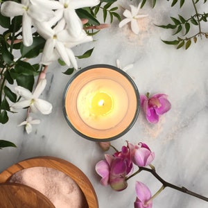 Honeysuckle Jasmine Candle Best Seller Phthalate-Free Fresh Floral Jasmine Sweet and Spicy Aroma Seize Decor Candle Soy Wax image 1