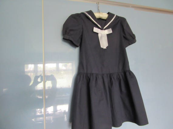 Vintage LAURA ASHLEY girls Navy Sailor collar Dress age 5 6 years Suitable for a Flower girl Bridesmaid Vintage LAURA ASHLEY girls Navy Sailor collar Dress age 5 6 years Suitable for a Flower girl Bridesmaid