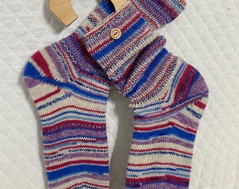 Chaussettes en laine tricotées à la main, parfaitement ajustées sur l'arête du pied