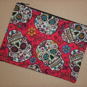 Reißverschluss Tasche Brieftasche Make-up Tasche rot Tag der toten Schädel Calaveras Print Baumwolle 7 3/4 "x 5 1/2"