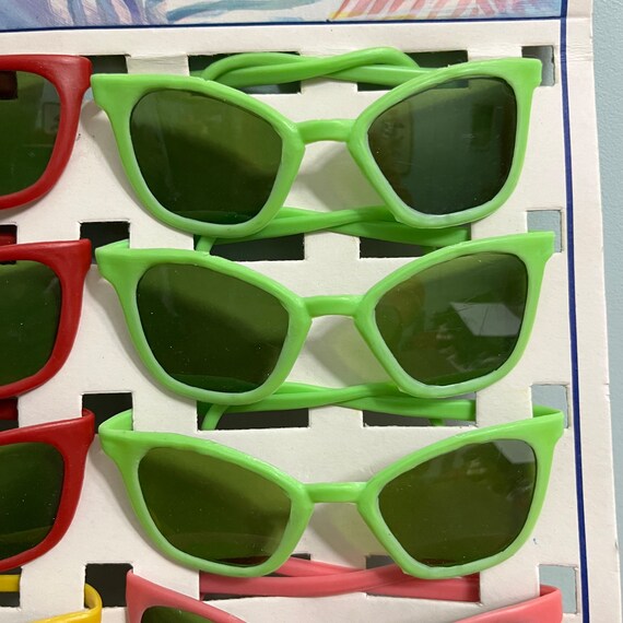 Dime Store Sunglasses Display Children’s Sunglass… - image 4