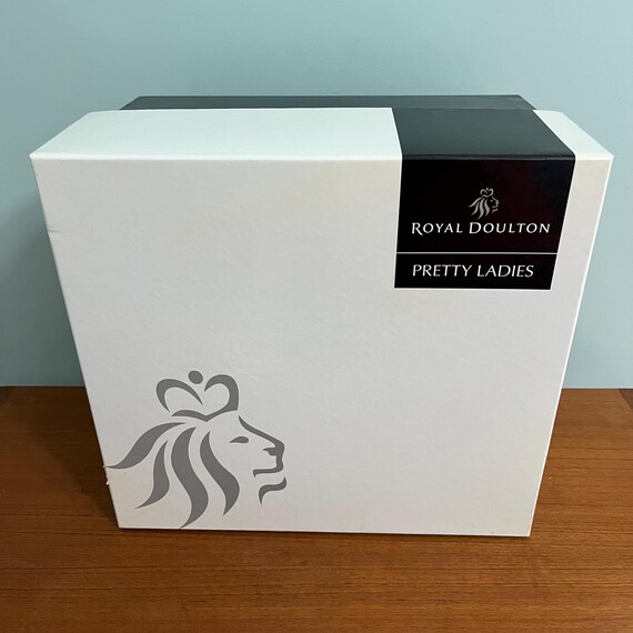 Royal Doulton Canadian Exclusive Set Victoria + Vicki Pretty 