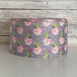 3” Apples on Gray