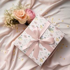 Papel de regalo con diseño de pollitos y flores: diseño de pollitos y flores