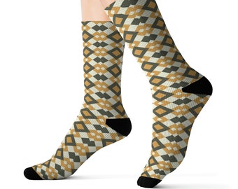 Retro Geometric Crew Socks: Green & Yellow Rhombus Design