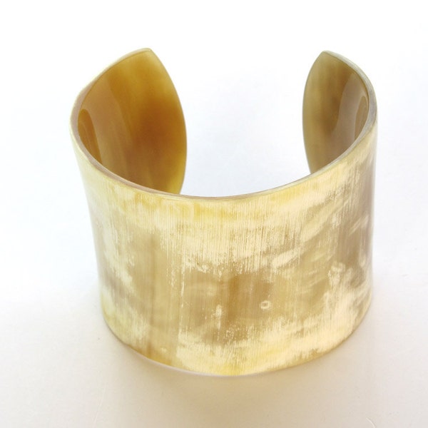 Luxurious elegant organic horn cuff bracelet