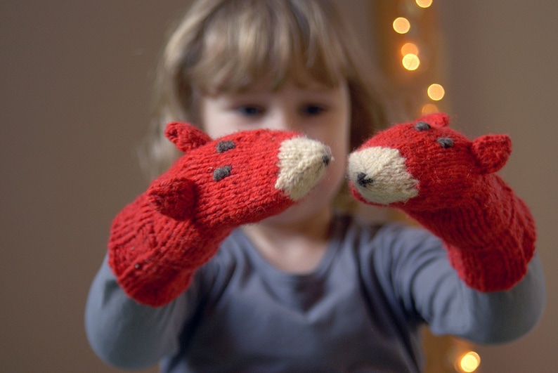 Manoplas de zorro Accesorios cálidos y divertidos para niños Regalo para niños Guantes de zorro de punto Juguetonas manoplas de lana en naranja imagen 1