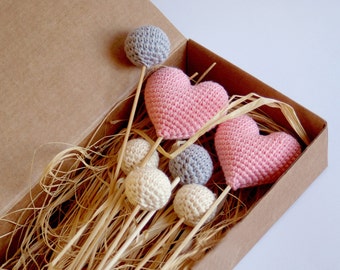 Crochet hearts bouquet (set of 2 hearts/5 balls) - Ivory, Grey balls, Pink hearts - Crochet wedding decorations - Birthday table decoration