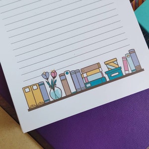 Juego de papel para escribir cartas en estantería. 10 hojas A5 rayadas de colores para amantes de los libros. Lindo material de oficina para amigos por correspondencia y regalo para escritores.