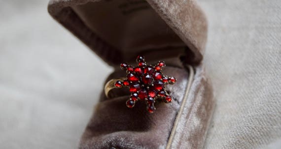 Victorian 14K Bohemian GARNET Ring, Starburst Vict
