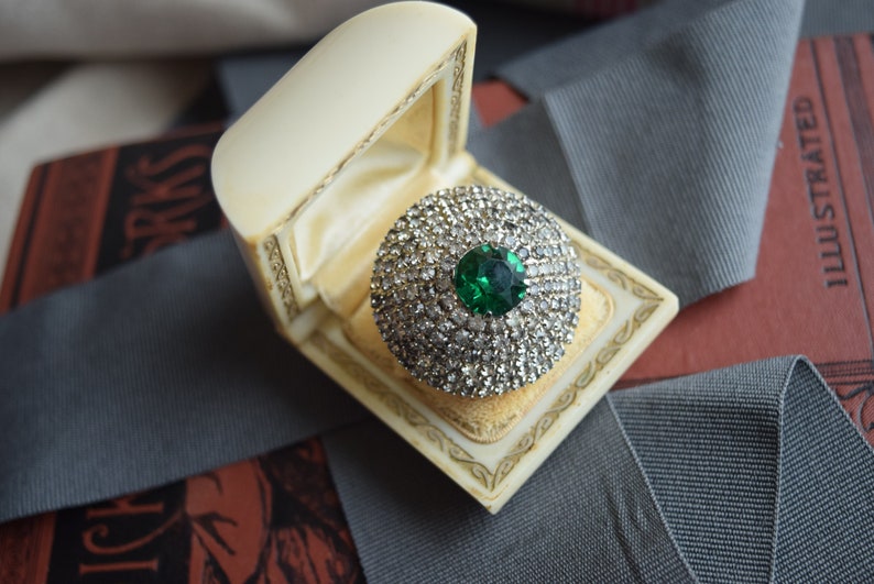 Heirloom Display Ring Box Antique Creamy Celluloid Ring Box Cream Celluloid Velvet Engagement Proposal Ring box Presentation Off White