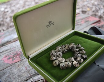 gift jewelry presentation box Vintage Velvet Pearl Necklace Box, Heirloom Display Jewelry Box, Presentation Blums Jeweler giftbox Jewelry Case box, Jewelry box for her