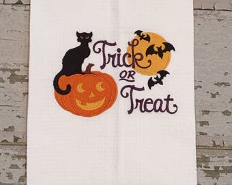 Halloween Hand Towel, Pumpkin Towel, Cat Towel, Halloween Decorations, Halloween Embroidered Towel, Fall Decor, Waffle Weave Towels