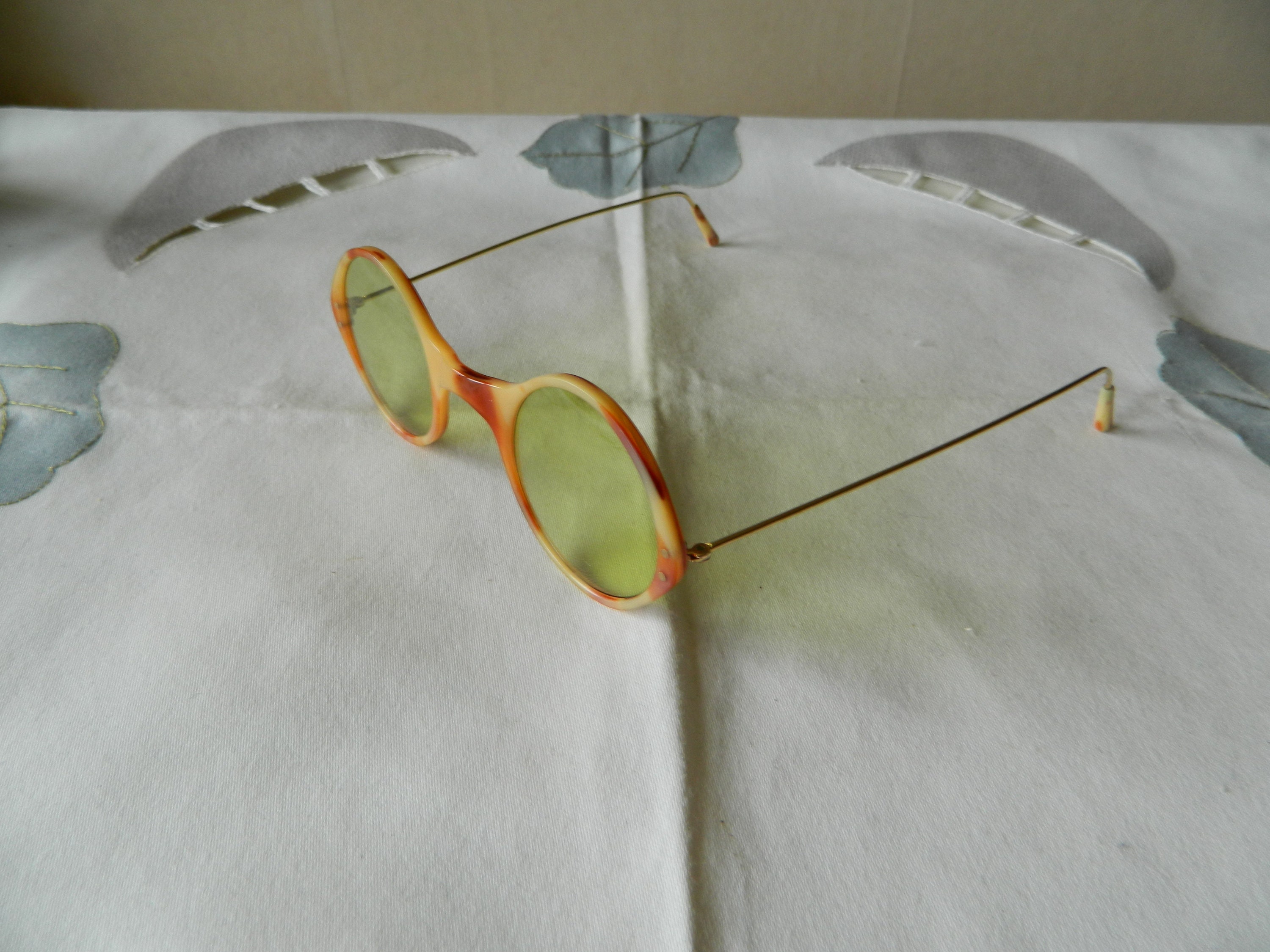Vintage Green Bakelite-ish Sunglasses with grayish lenses Grayish Green Keyhole Bridge Retro-Vintage Acetate Tinted  main image 2