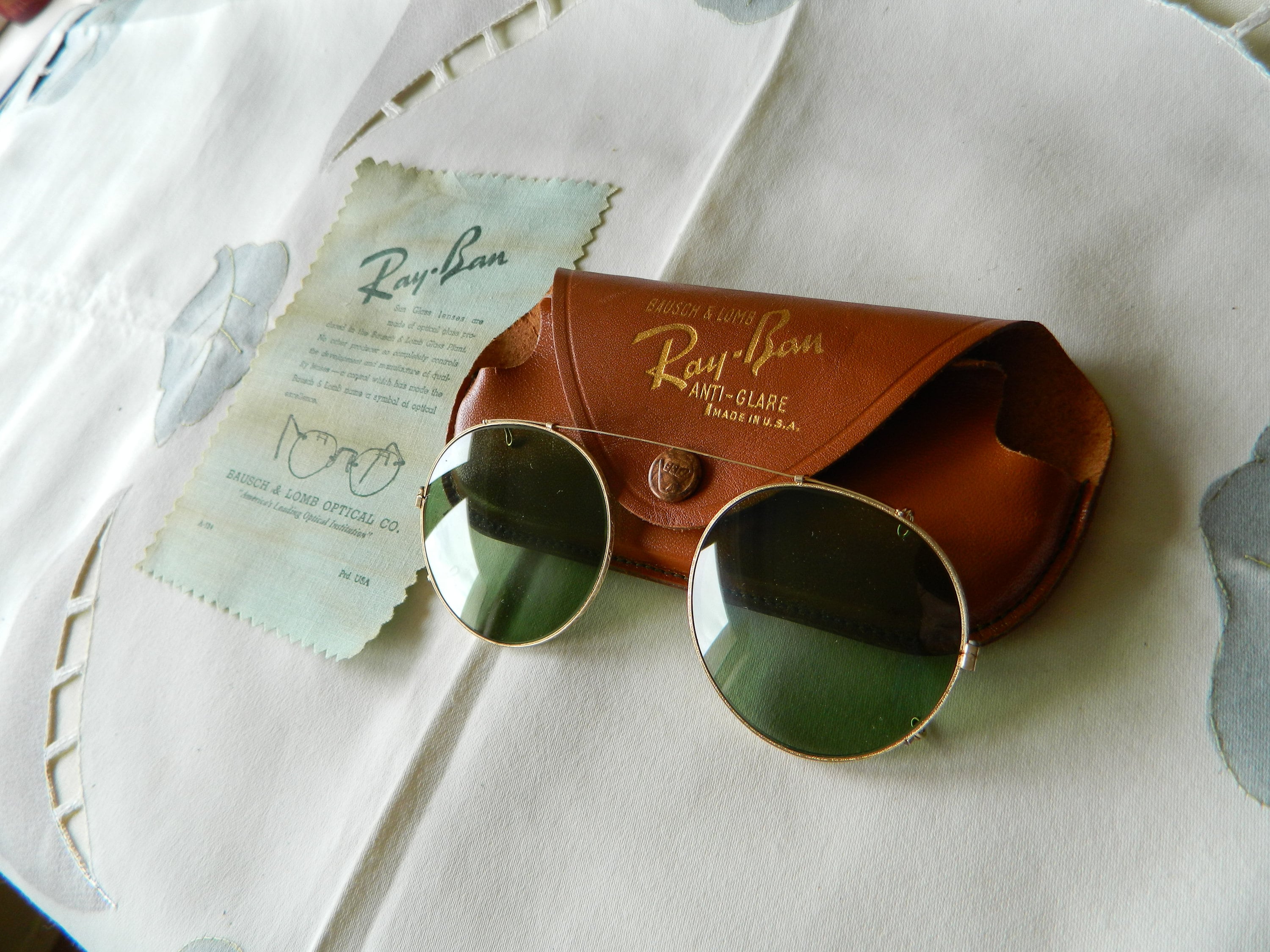 True Vintage Rare B&L Ray Ban Clip on Sunglasses 1/10-12 True Vintage Rare B&L Ray Ban Clip on Sunglasses 1/10-12