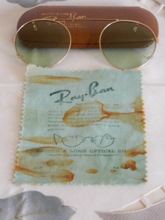 True Vintage Rare B&L Ray Ban Clip On Sunglasses … - image 9