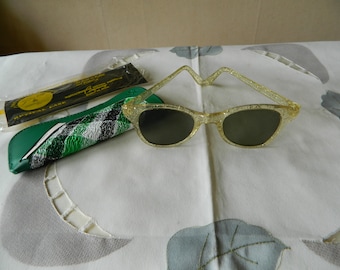 True Vintage Rare Original Pair Glitter Frame  Sunglasses. Made in England.  50's. NOS.