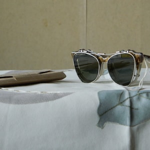 True Vintage Rare Eyeglasses frame, unused, from the 1950-60&#39;s. NOS. Made in England .Exc*****