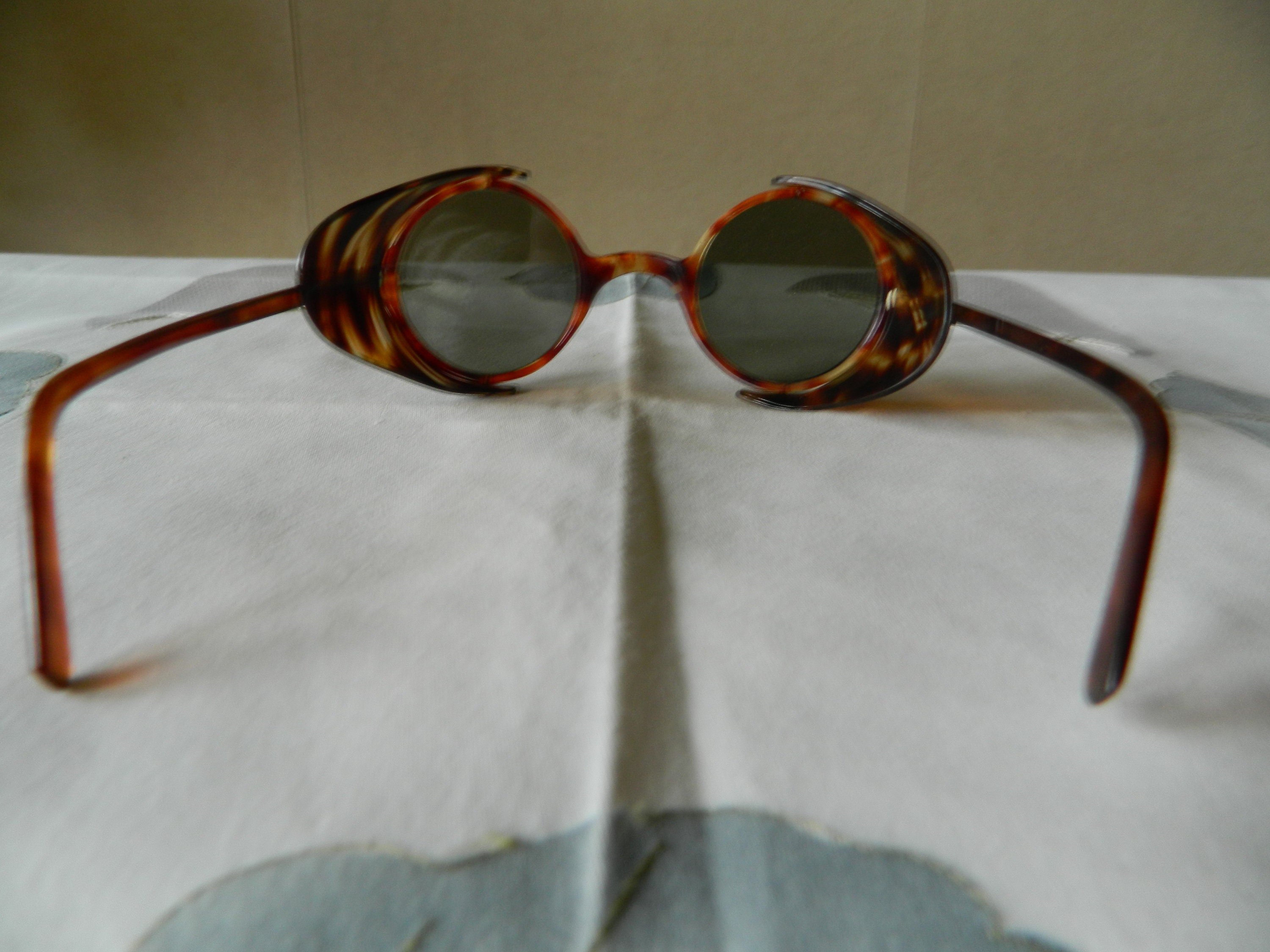 Vintage Faux Tortoise Shell Round Sunglasses With Side 