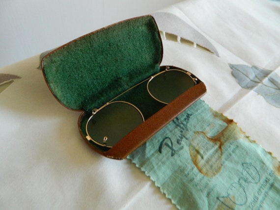 True Vintage Rare B&L Ray Ban Clip On Sunglasses … - image 6