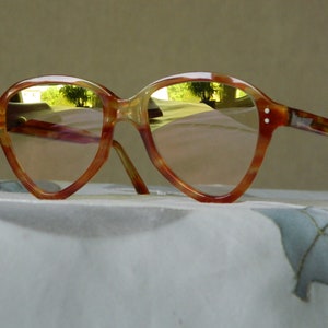 True Vintage Rare Tortoise Shell Effect Hand Made Panto 5 BRL Sunglasses With Yellow and Mirrored Lenses 40&#39;s-50&#39;s.Made in England.