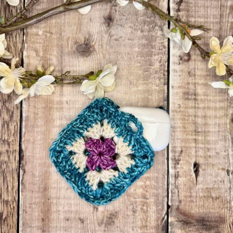 Granny Square Earbuds Case | Music to My Ears Cozy | Digital Downlaadable Pattern PDF imagen 1
