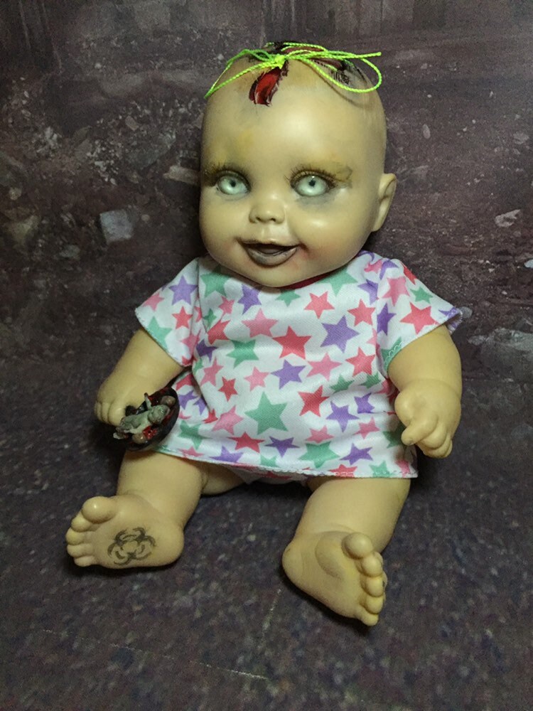 Original Undead Brain Exposed Stiched Scalp Bit Of Skull Glowing Zombie Eyes With Mini Dead Doll