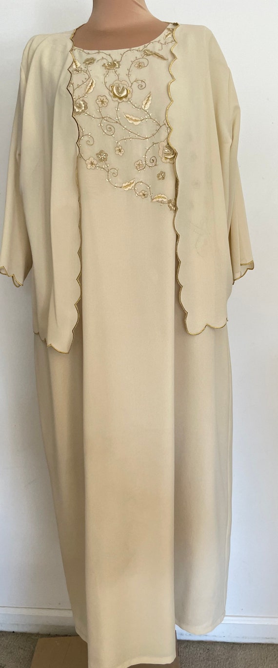 Cream XL Evening Gown set Flattering with Embroidered… Gem