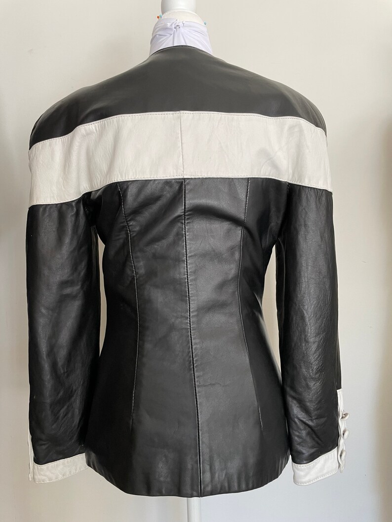 80s Black and White Soft Leather Vintage Jacket with Fitted Style, Zip Front, Cuffed Sleeves, Slash Pockets by Tannery West XS Extra Small image 3