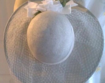 Classic Gray and White Wide Brim Hat by Evelyn Vernon - Etsy display picture 2