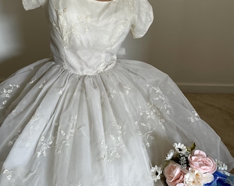 White Brocade and Chiffon Young Ladys  Flower Girl Daughter of Bride Floating Skirt Dress Great Vintage Condition Wedding or Special Event