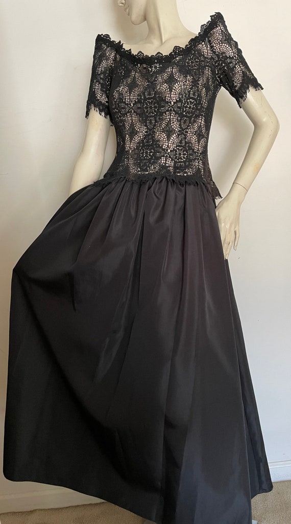 Amazing Little Black Off Shoulder Dress With Blac… - image 7