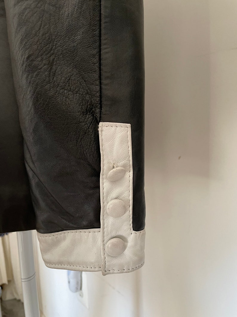 80s Black and White Soft Leather Vintage Jacket with Fitted Style, Zip Front, Cuffed Sleeves, Slash Pockets by Tannery West XS Extra Small image 4