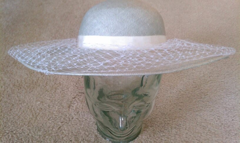 Classic Gray and White Wide Brim Hat by Evelyn Vernon - Etsy display picture 3