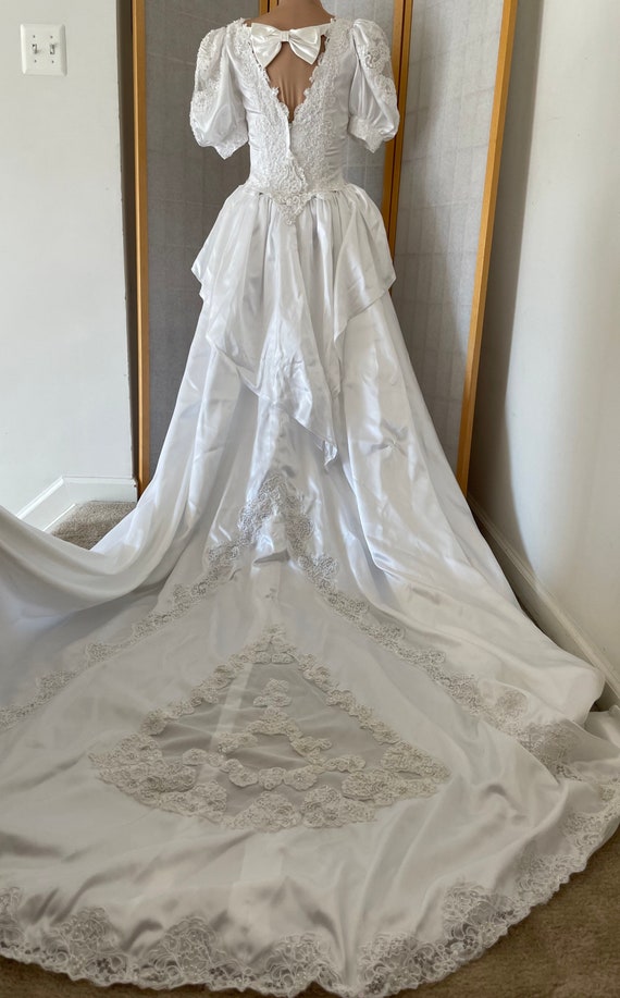 Elegant 80s Form Fitting Satin Wedding Gown with … - image 3