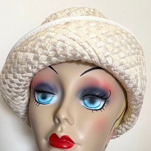 White Raffia Cloche Style Hat with Deep Brim and Ribbon Perfect for Wedding Great Vintage Condition