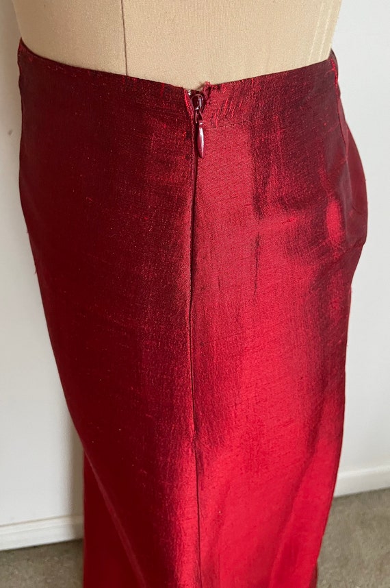 Beautiful Red Silk or Blend Skirt in Medium Size … - image 7