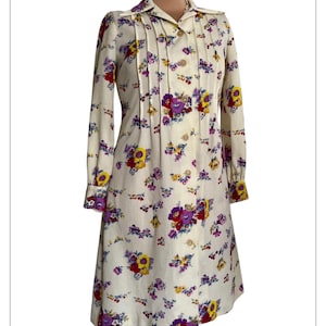 Retro is Sweet Floral Print Pleat Front Vintage Dress from the 70s with Wide Collar  HandmadeMedium Large Size