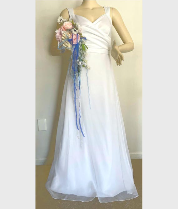 Simply Beautiful White Formal Gown by Kathlin Argino for Wedding Prom Sorority Large Size Excellent Vintage Condition